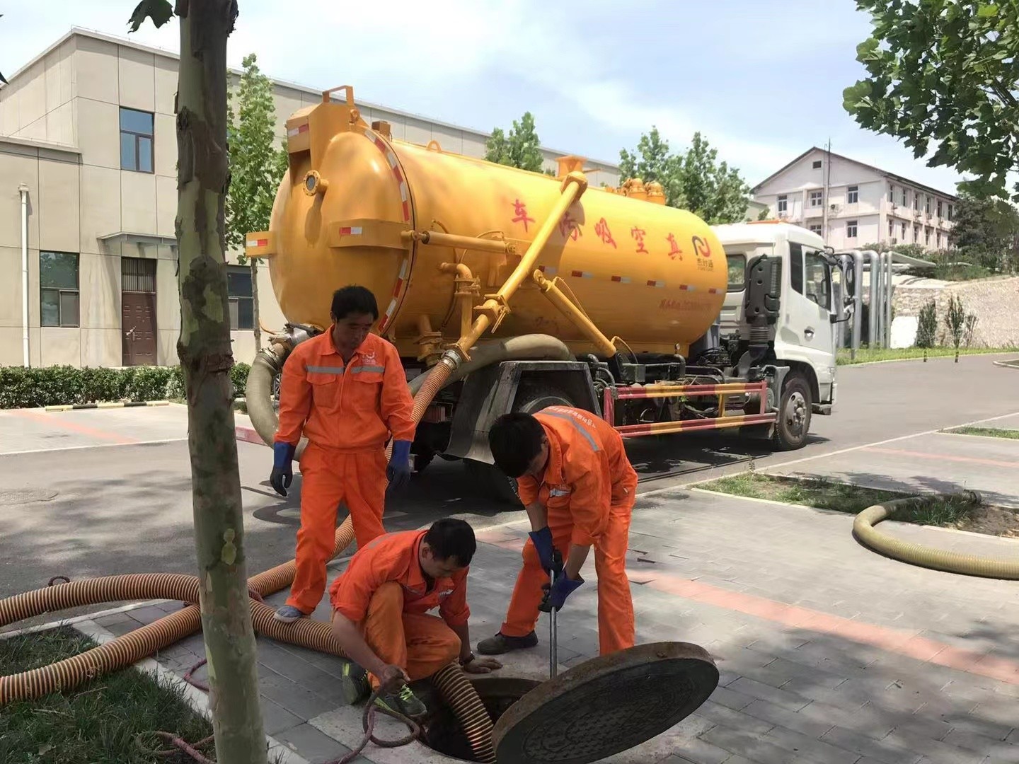 中卫化粪池清理与5-8吨吸粪车施工效率分析